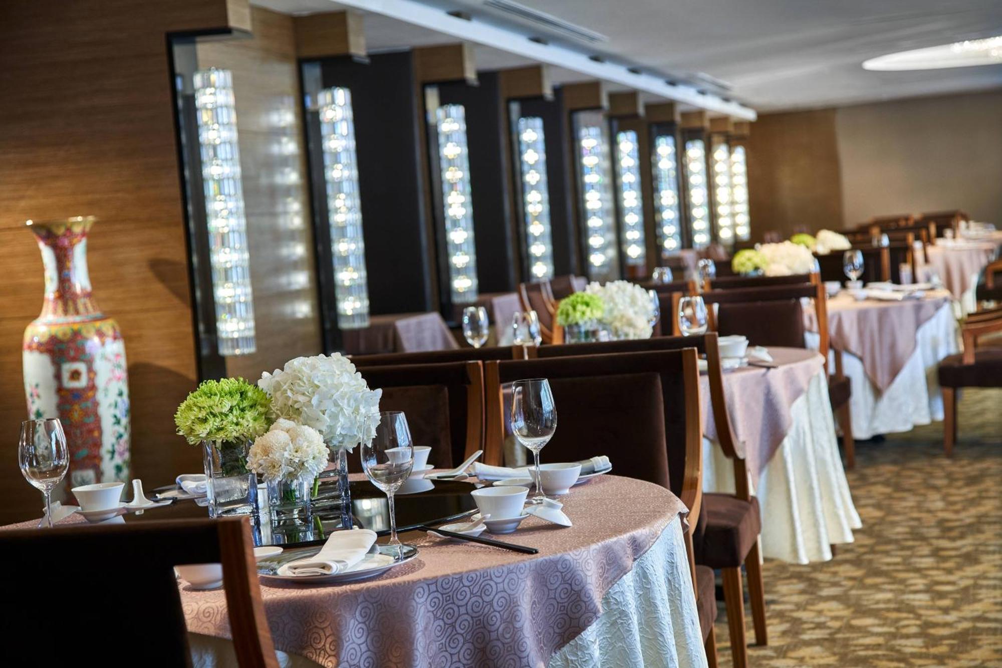 Renaissance Johor Bahru Hotel Exterior foto The Wedding Hall